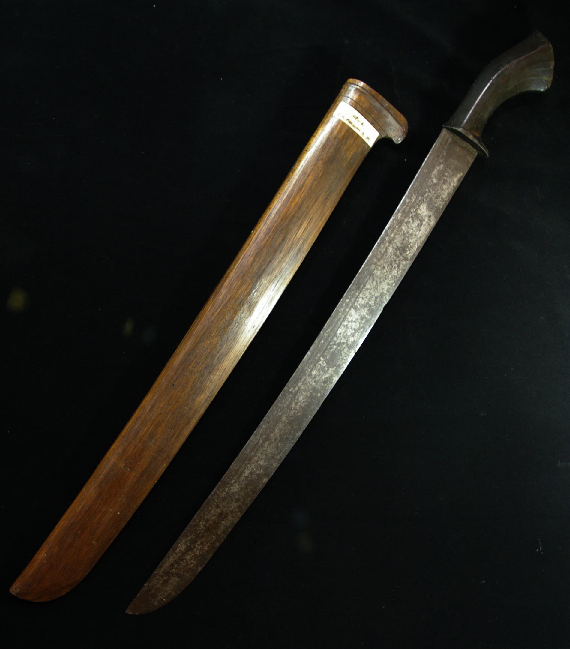 Gambar Gobang Atau Golok Panjang - Benda Pusaka Sumedang