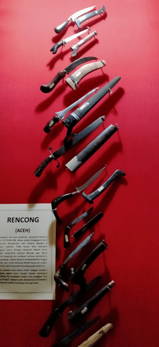 Gambar Rencong - Benda Pusaka Sumedang