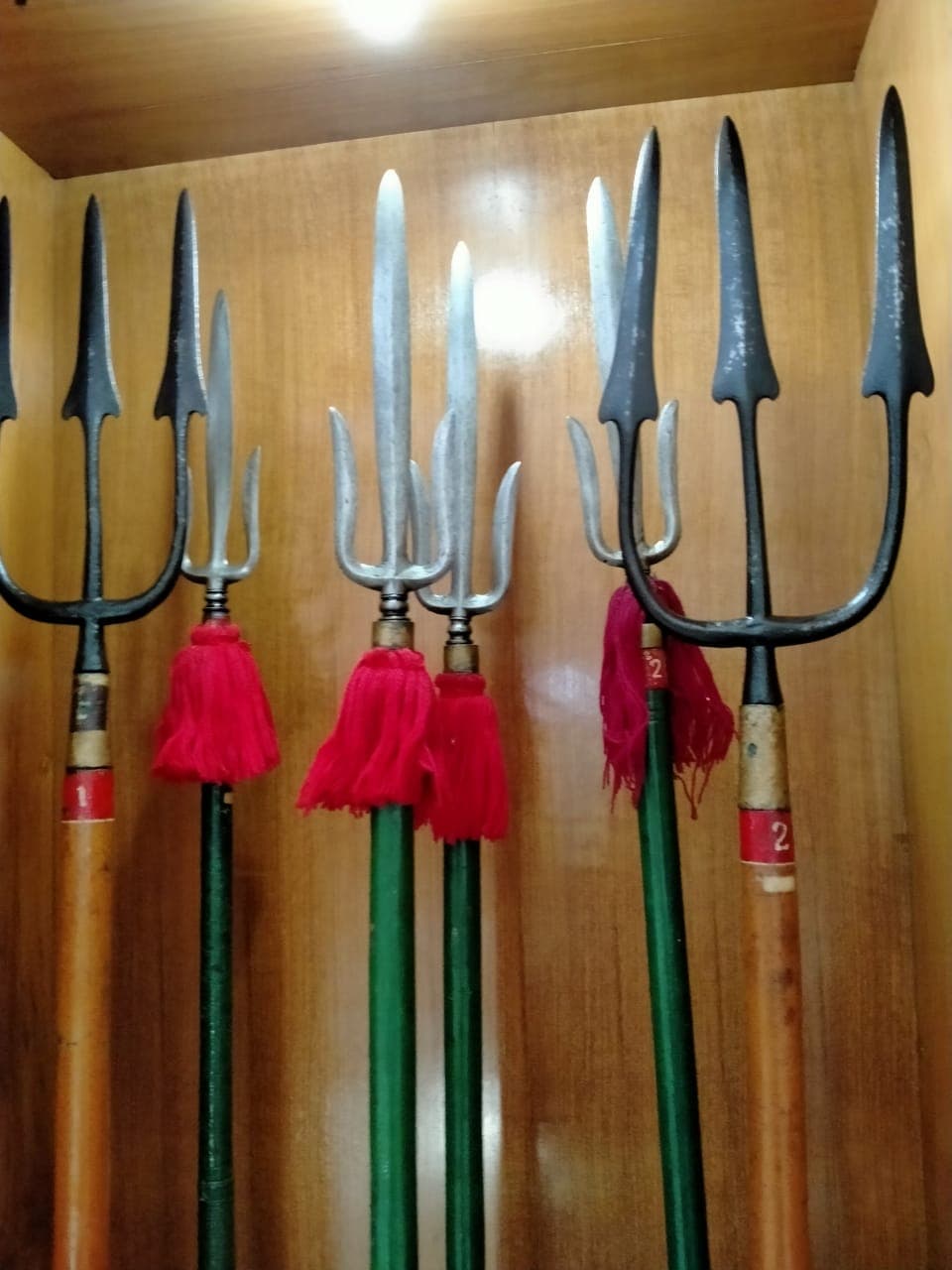 Gambar Tombak Trisula - Benda Pusaka Sumedang