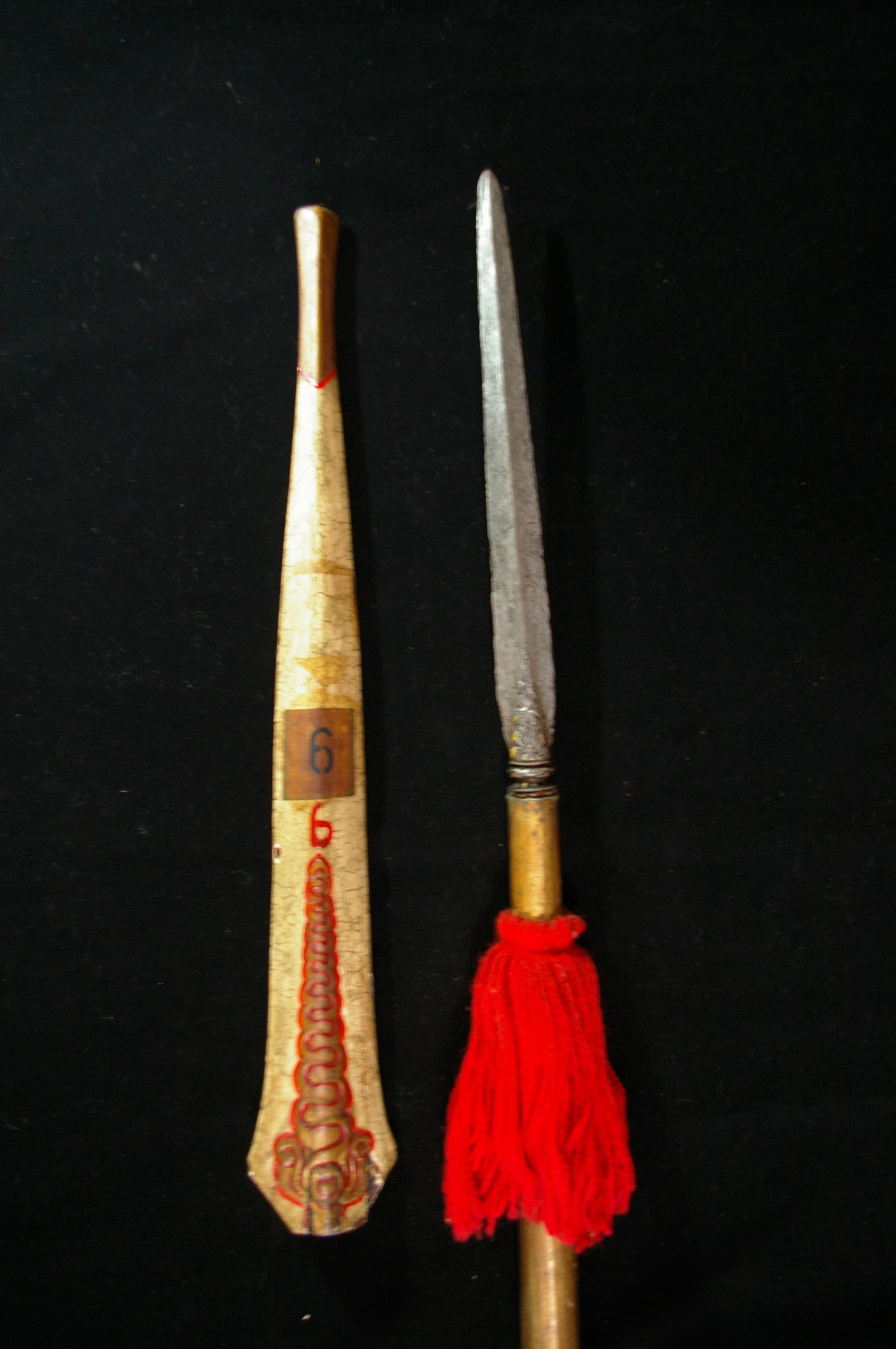 Gambar Tombak - Benda Pusaka Sumedang