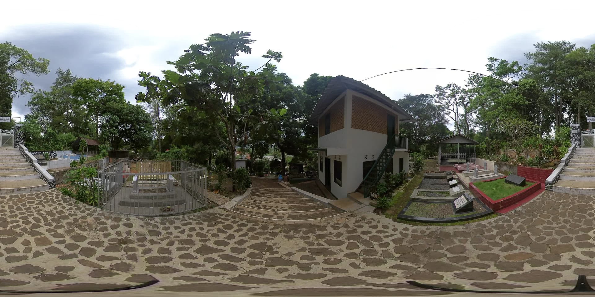Gambar Makam Pangeran Sugih - Destinasi Wisata Sumedang