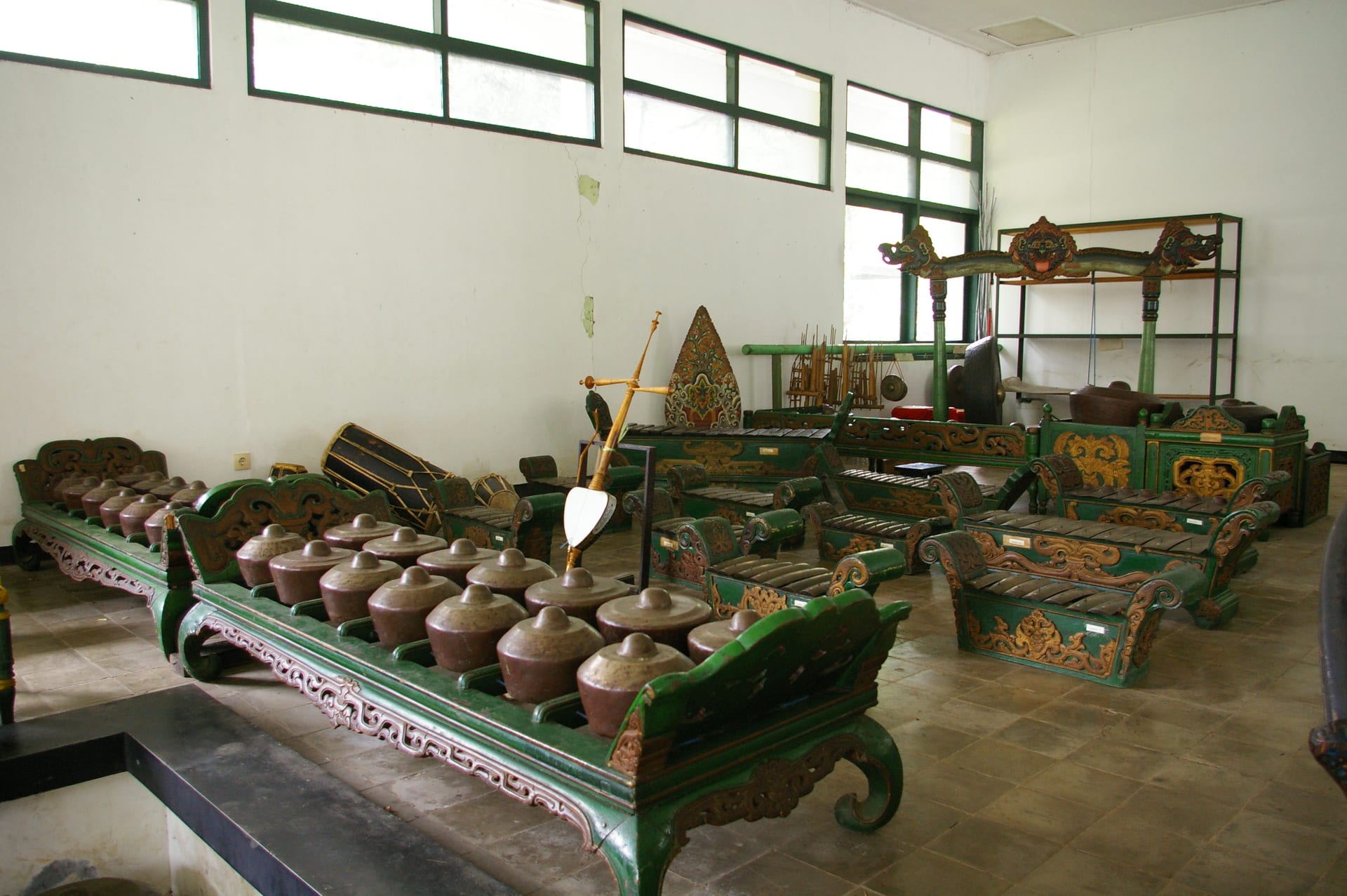 Gambar Gamelan Sari Oneng Mataram - Benda Pusaka Sumedang