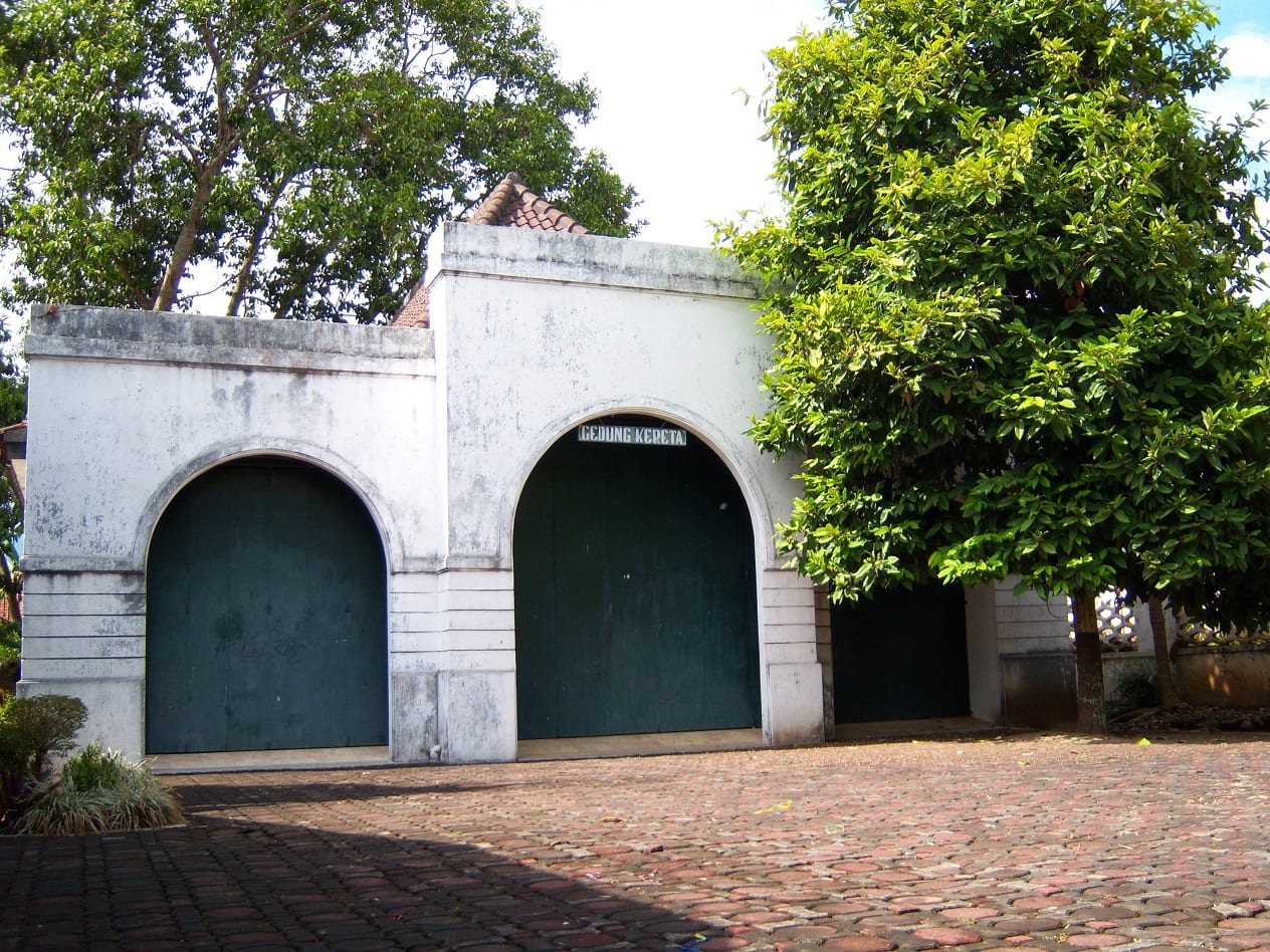 Gambar Gedung Kereta - Benda Pusaka Sumedang
