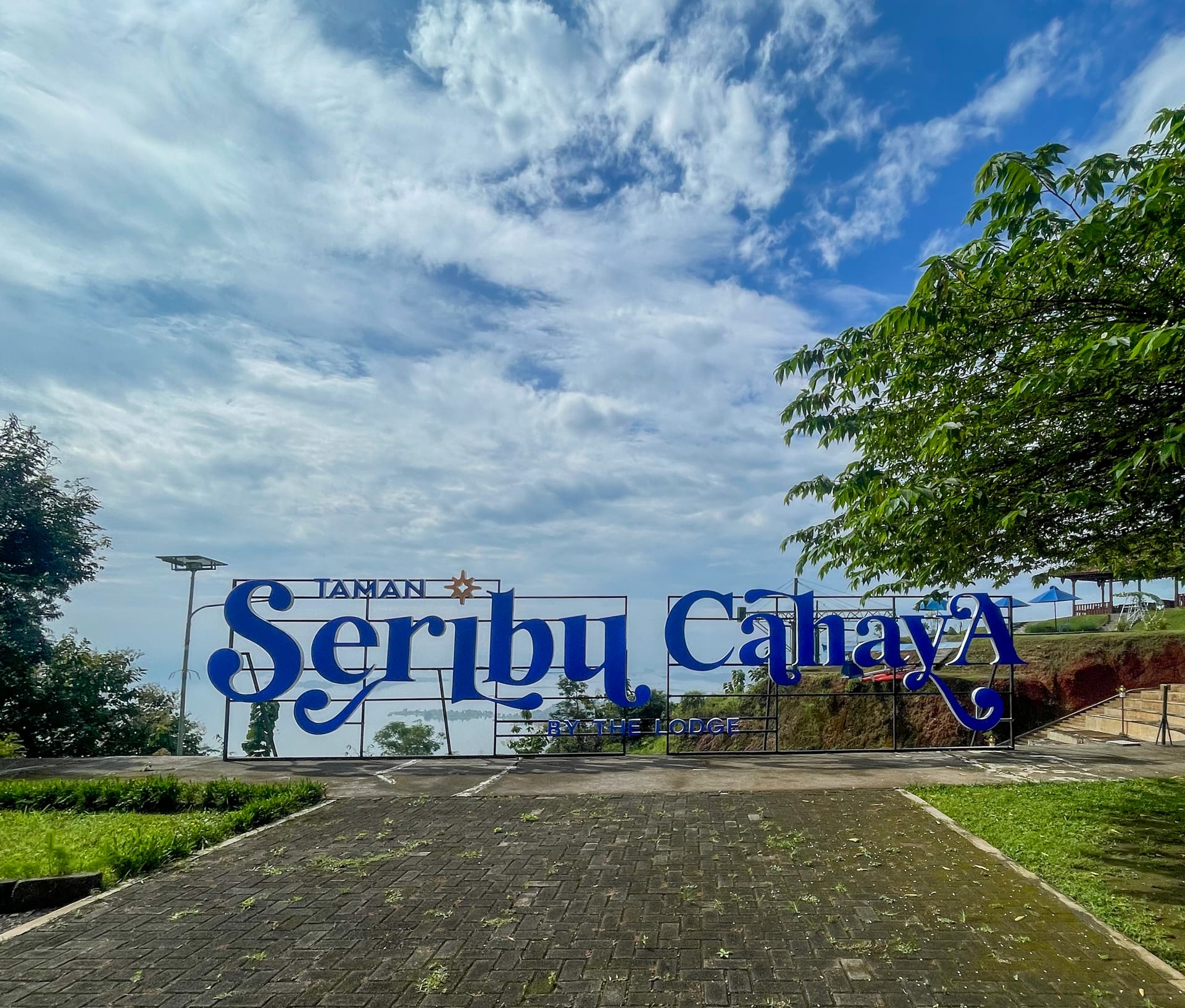 Gambar Taman Seribu Cahaya - Destinasi Wisata Sumedang